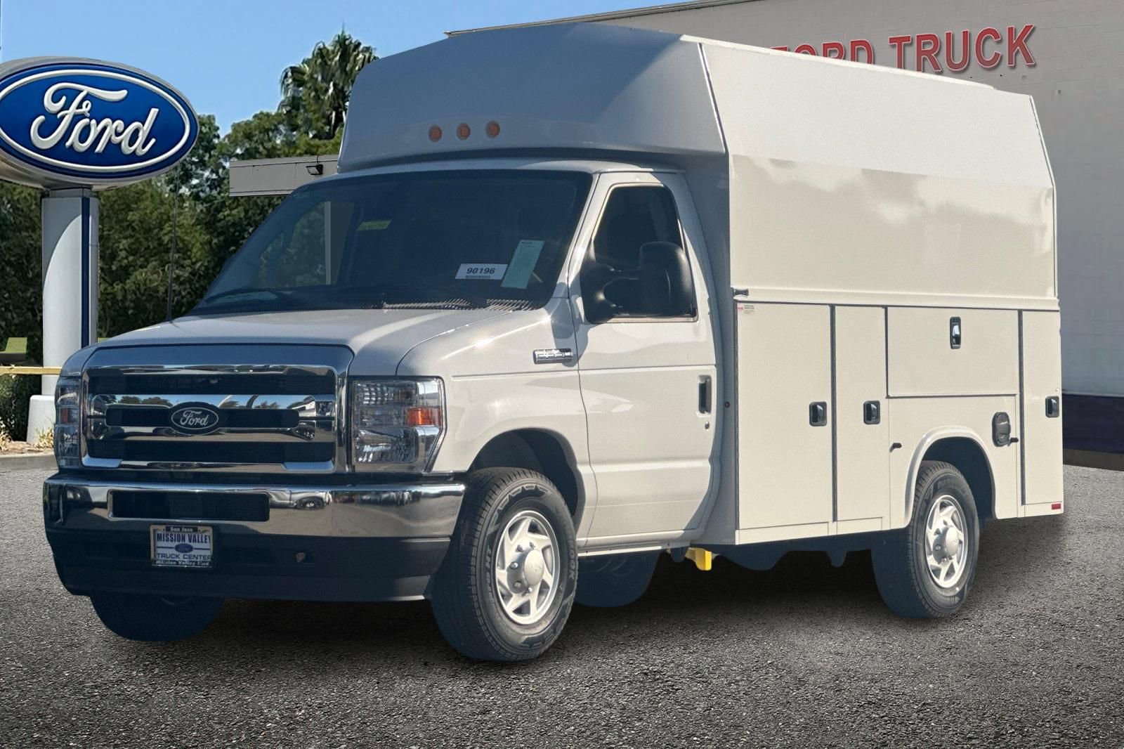 New 2026 Ford E-350 and Econoline 350 Super Duty w/ Power Equipment Group image 8