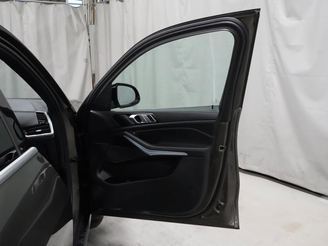 Certified 2023 BMW X5 xDrive45e image 28