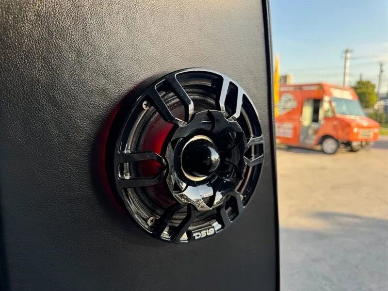 Used 2023 Mercedes-Benz Sprinter 3500 image 36