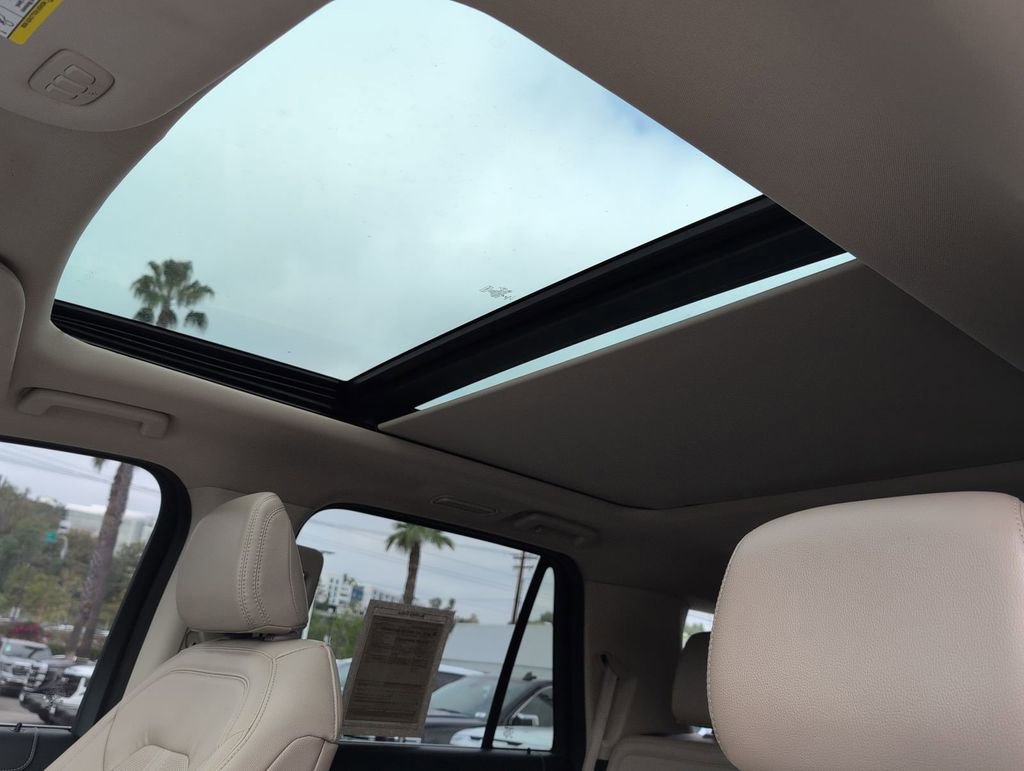 Used 2023 Ford Expedition Limited AWD/4WD image 7