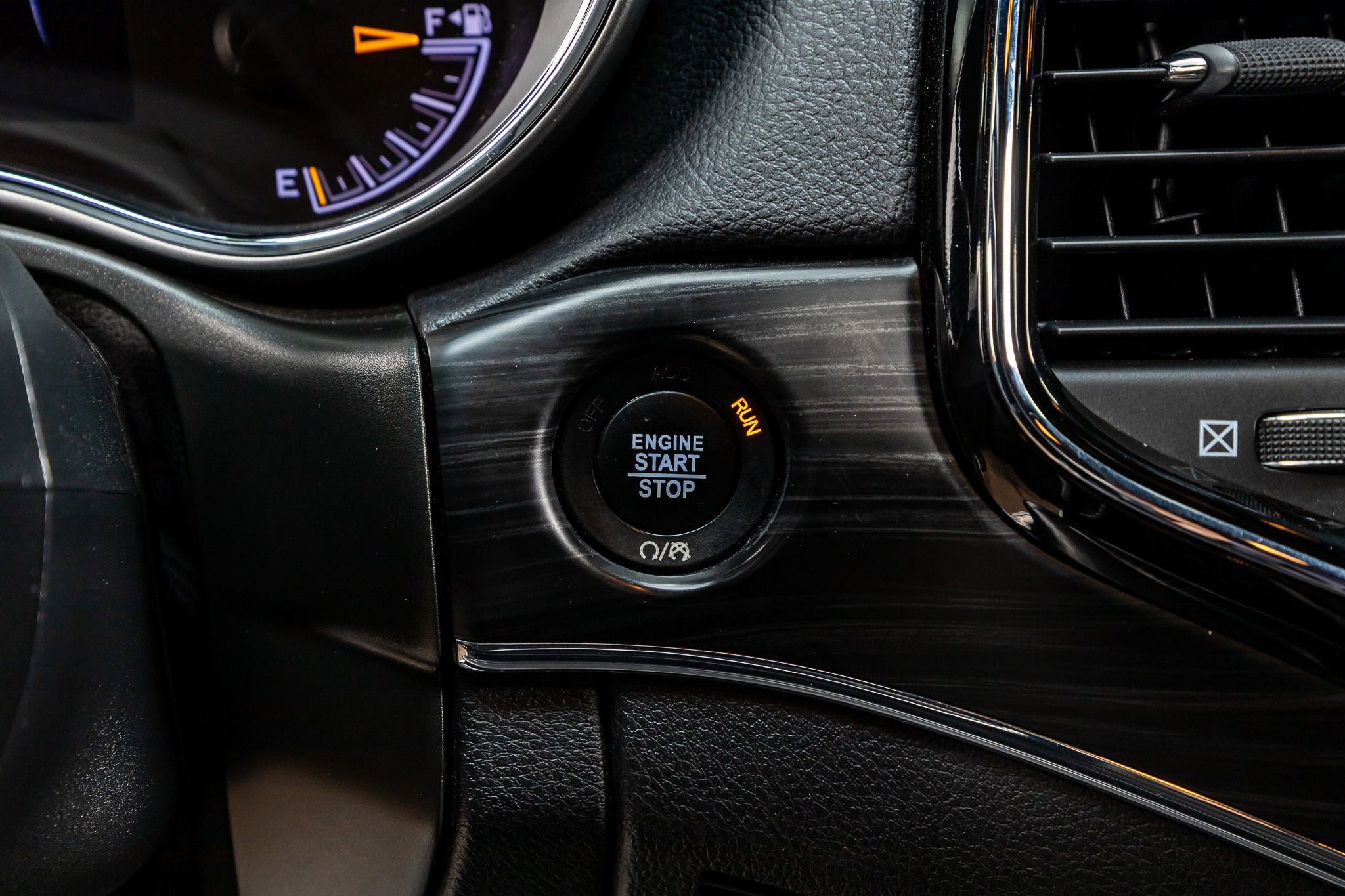 Used 2020 Jeep Grand Cherokee Limited image 18