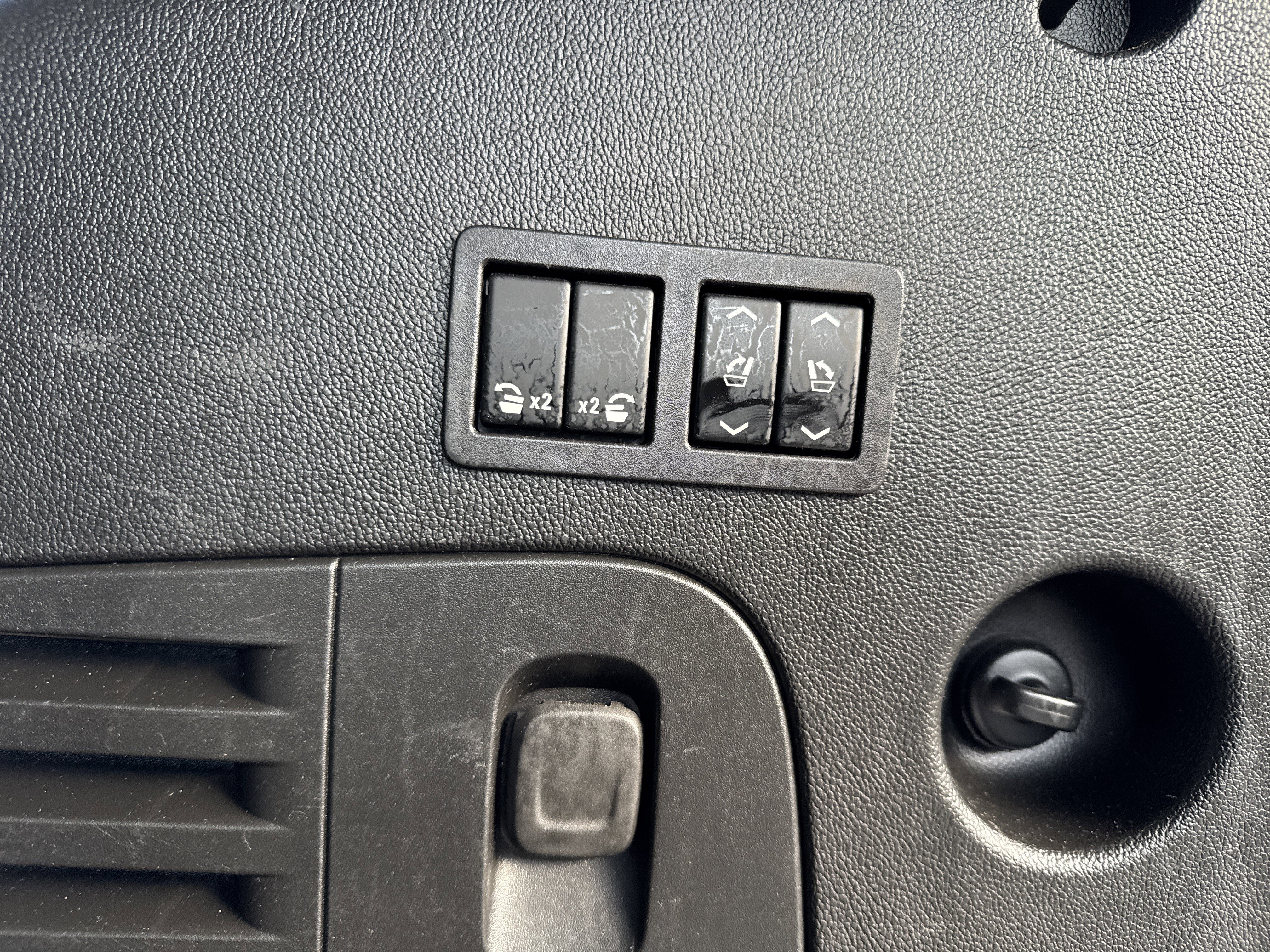 Used 2020 Cadillac Escalade Luxury image 38