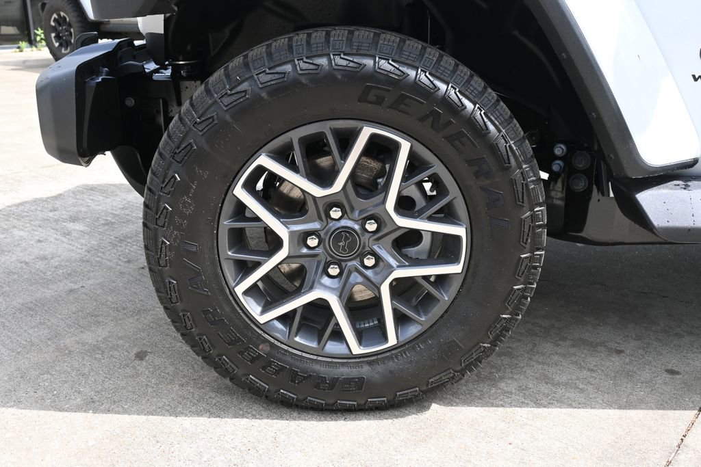 New 2026 Jeep Wrangler Unlimited Sahara AWD/4WD image 28