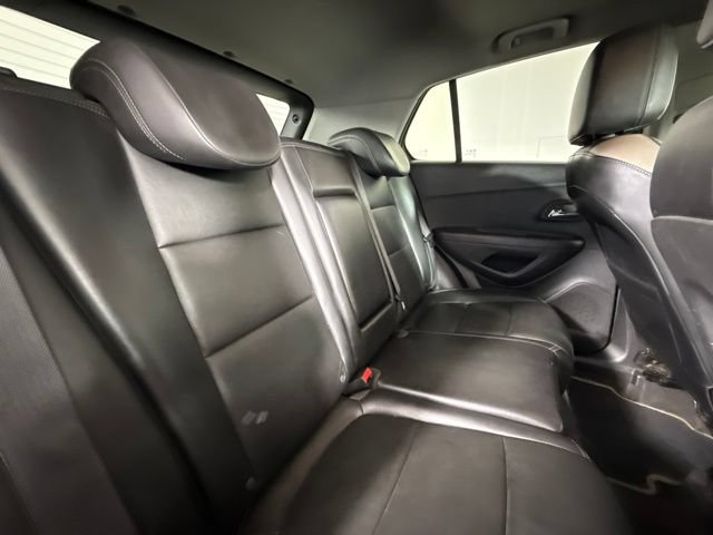 Used 2018 Chevrolet Trax Premier w/ Midnight Edition FWD image 30