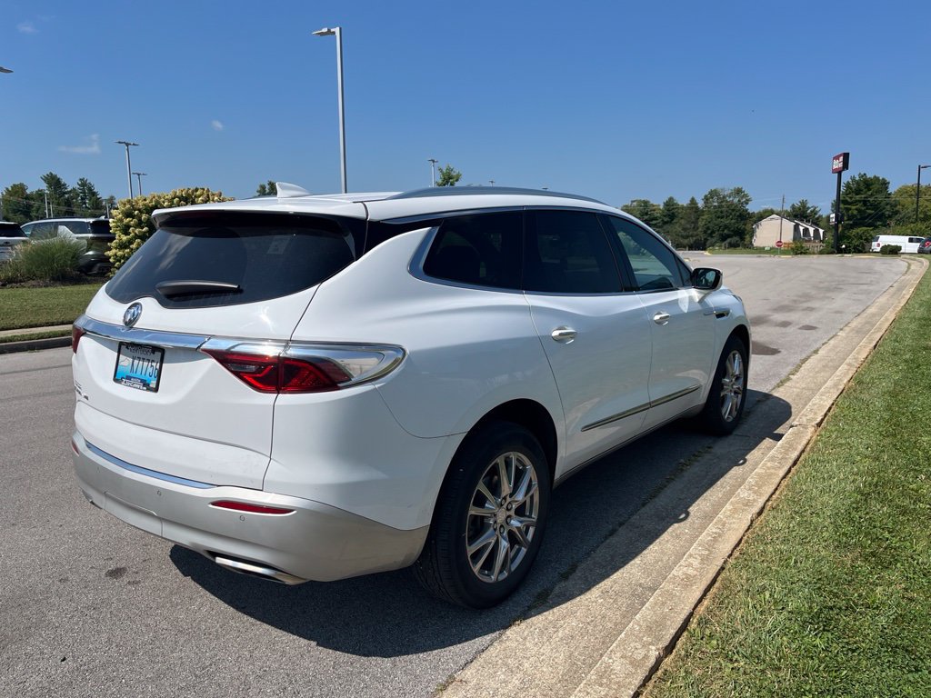Used 2022 Buick Enclave Premium FWD image 3