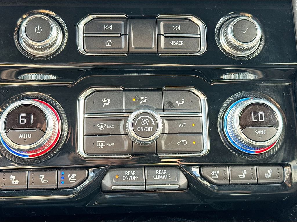 Used 2024 GMC Yukon XL Denali image 17