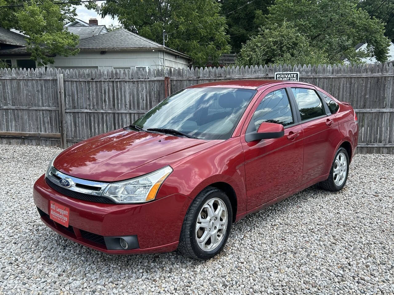 Used 2009 Ford Focus SES FWD image 2