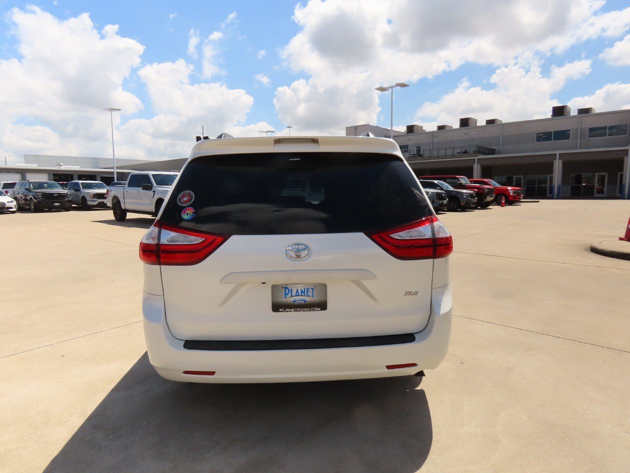 Used 2016 Toyota Sienna XLE FWD image 13