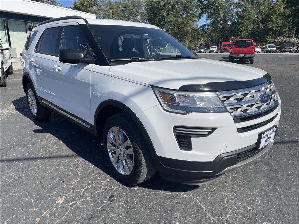 Used 2018 Ford Explorer XLT image 8