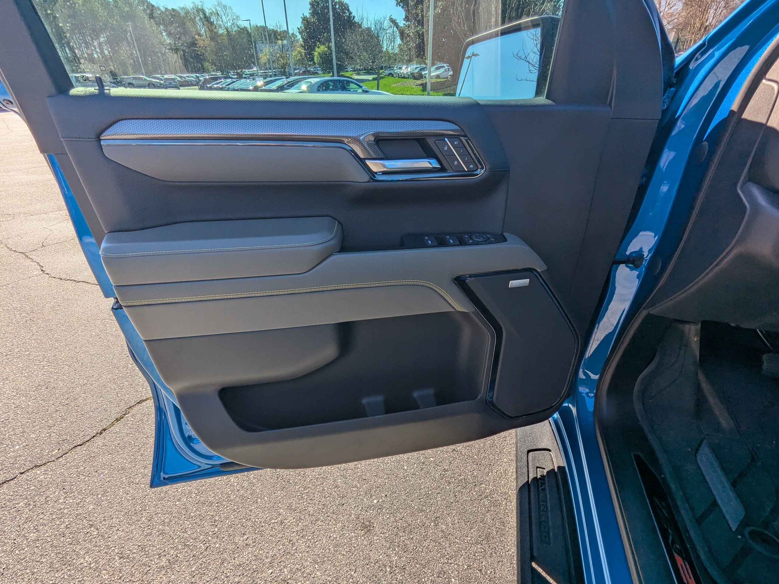 Used 2023 Chevrolet Silverado 1500 ZR2 image 16