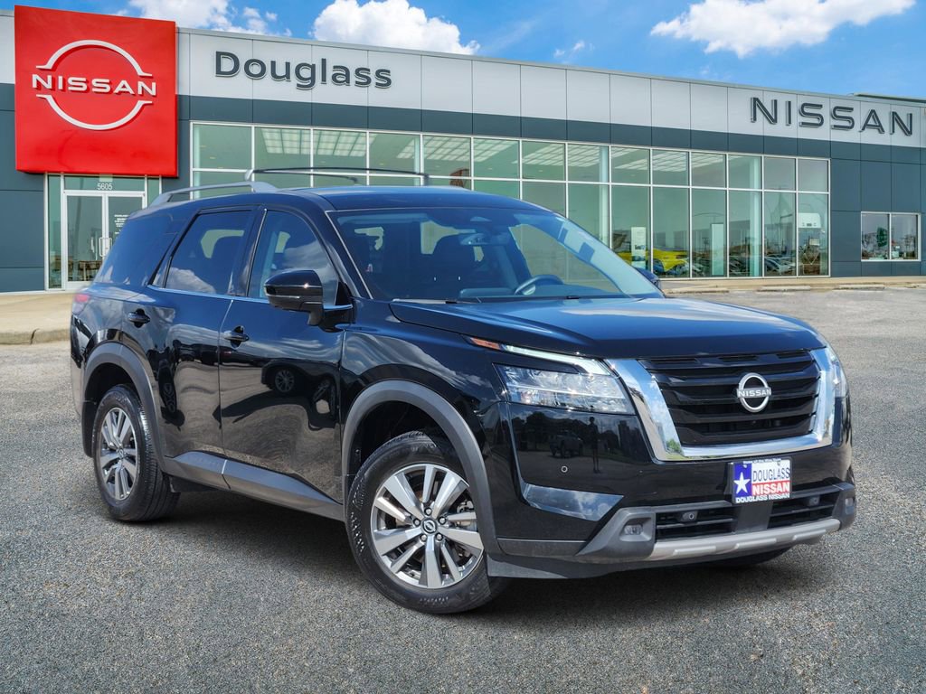 Used 2024 Nissan Pathfinder SL image 1