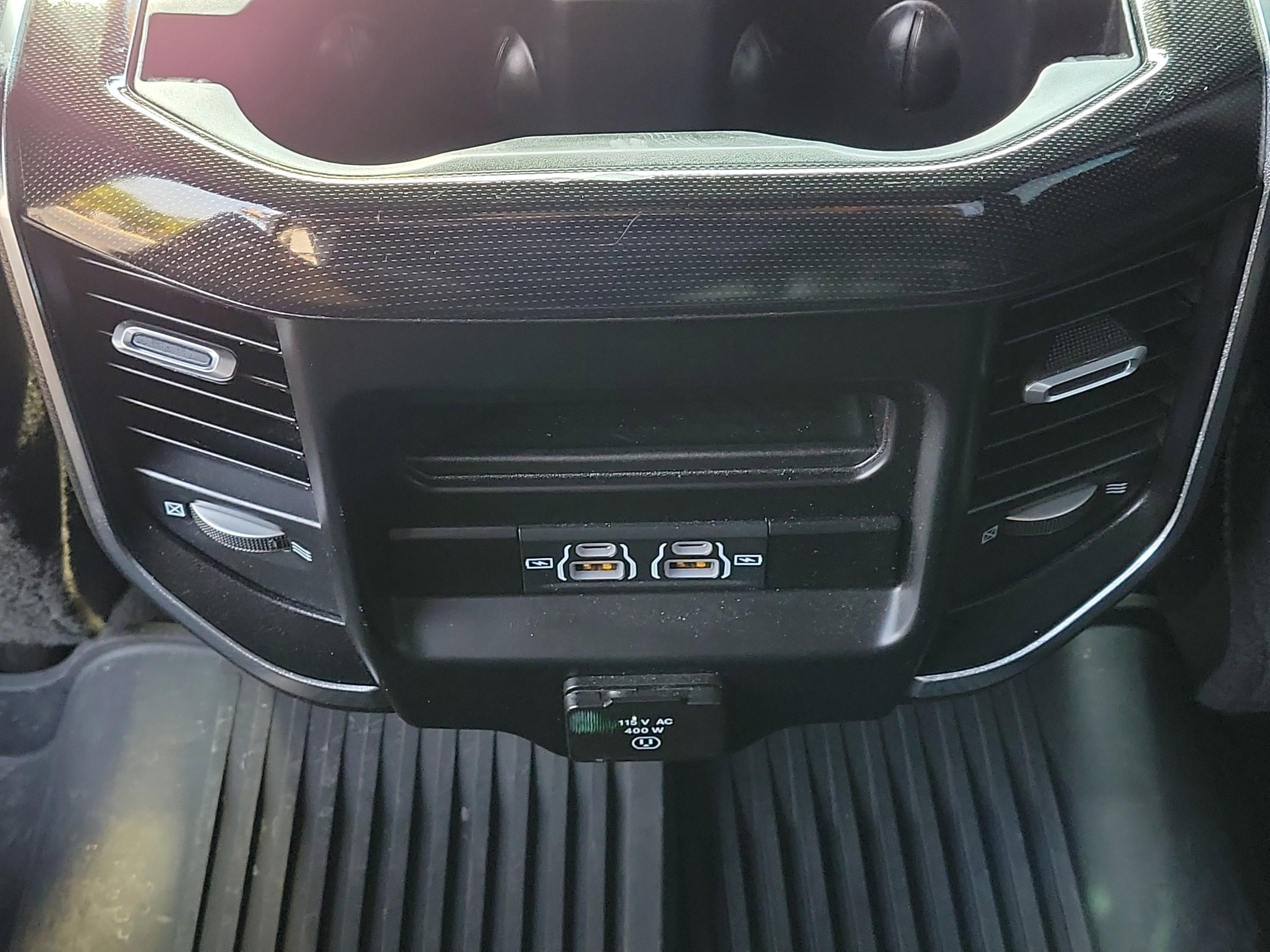 Used 2022 RAM 3500 Laramie w/ Night Edition image 11