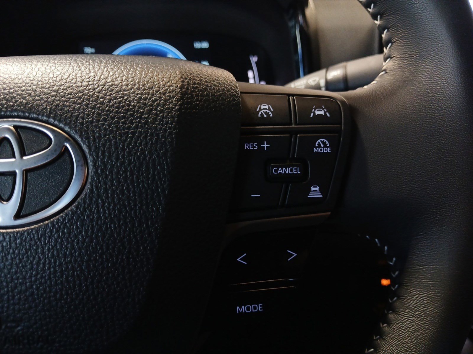 Used 2025 Toyota Camry SE image 17