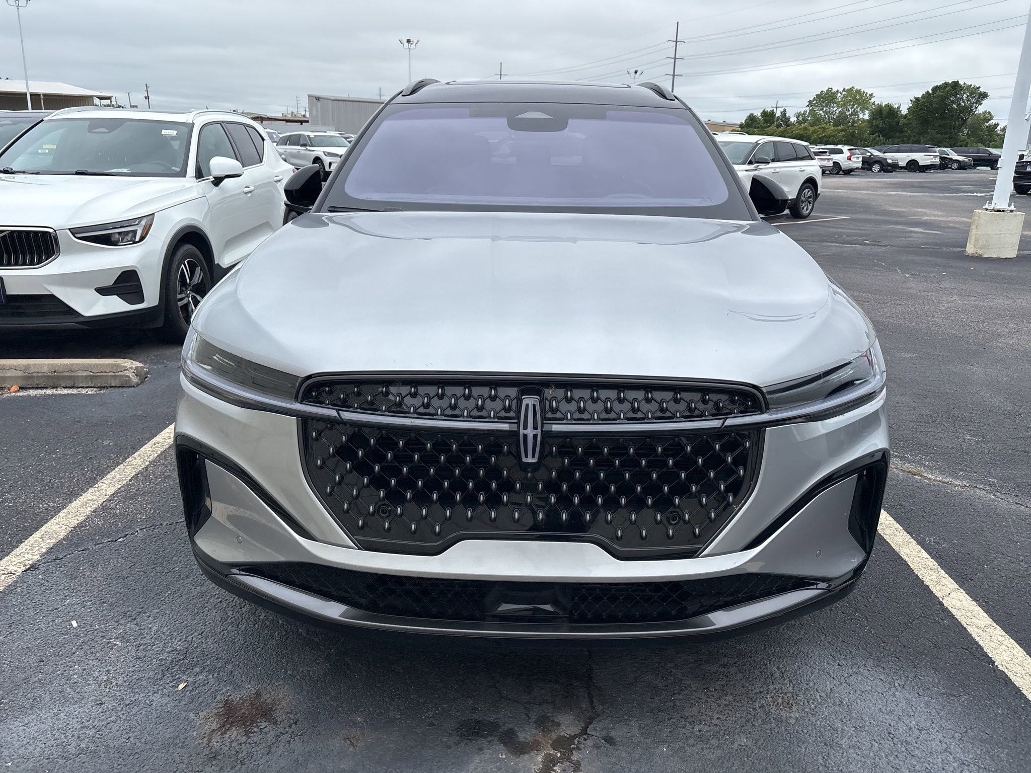 Used 2024 Lincoln Nautilus Reserve w/ Equipment Group 202A image 2