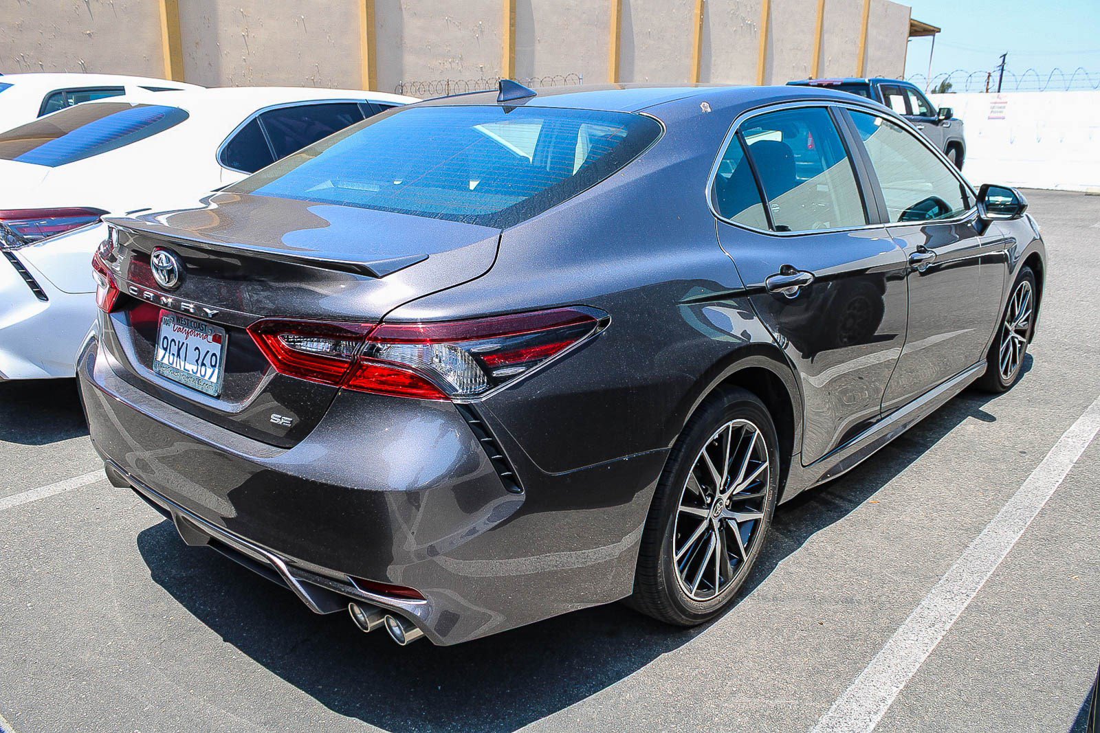 Used 2023 Toyota Camry SE FWD image 11