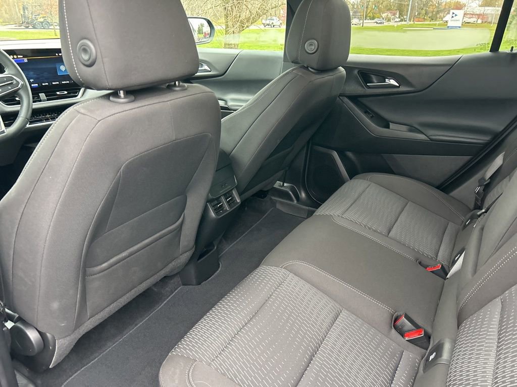 Used 2025 Chevrolet Equinox LT image 23