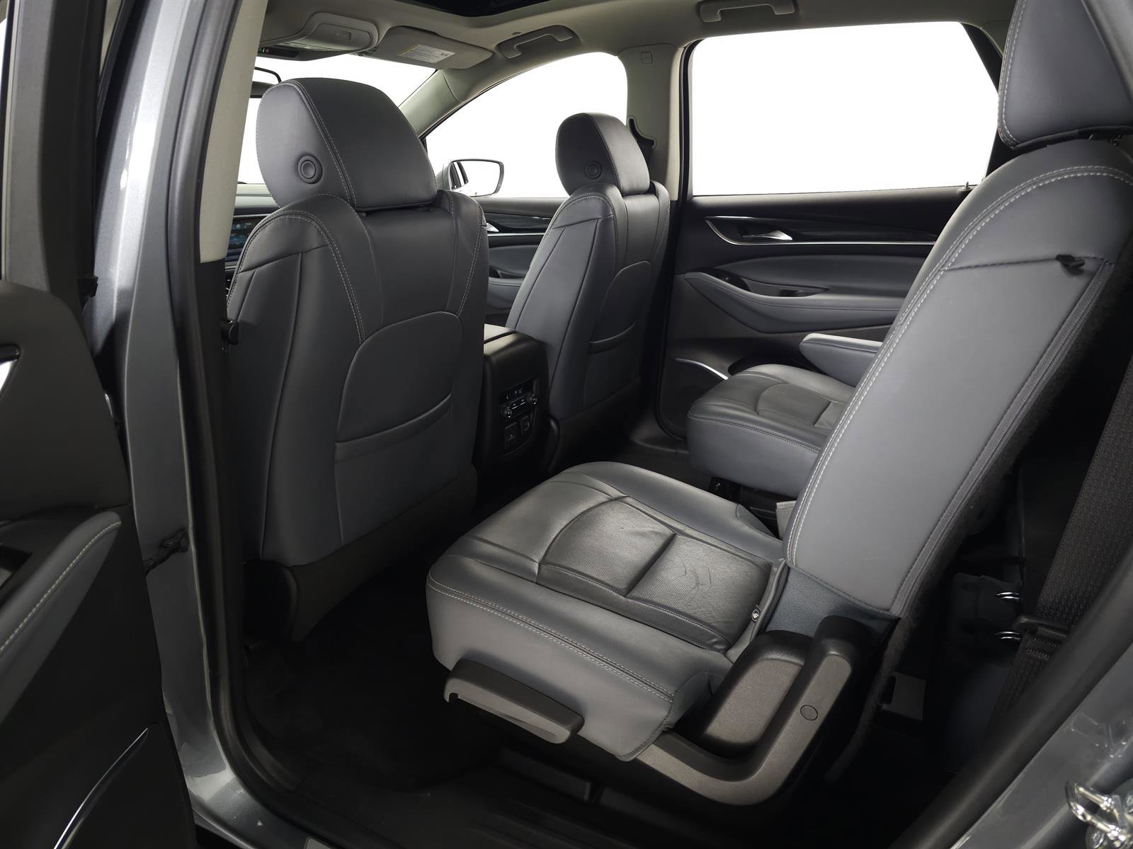 Used 2019 Buick Enclave Essence image 29