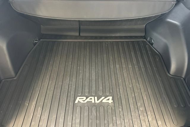 Certified 2025 Toyota RAV4 LE FWD image 17