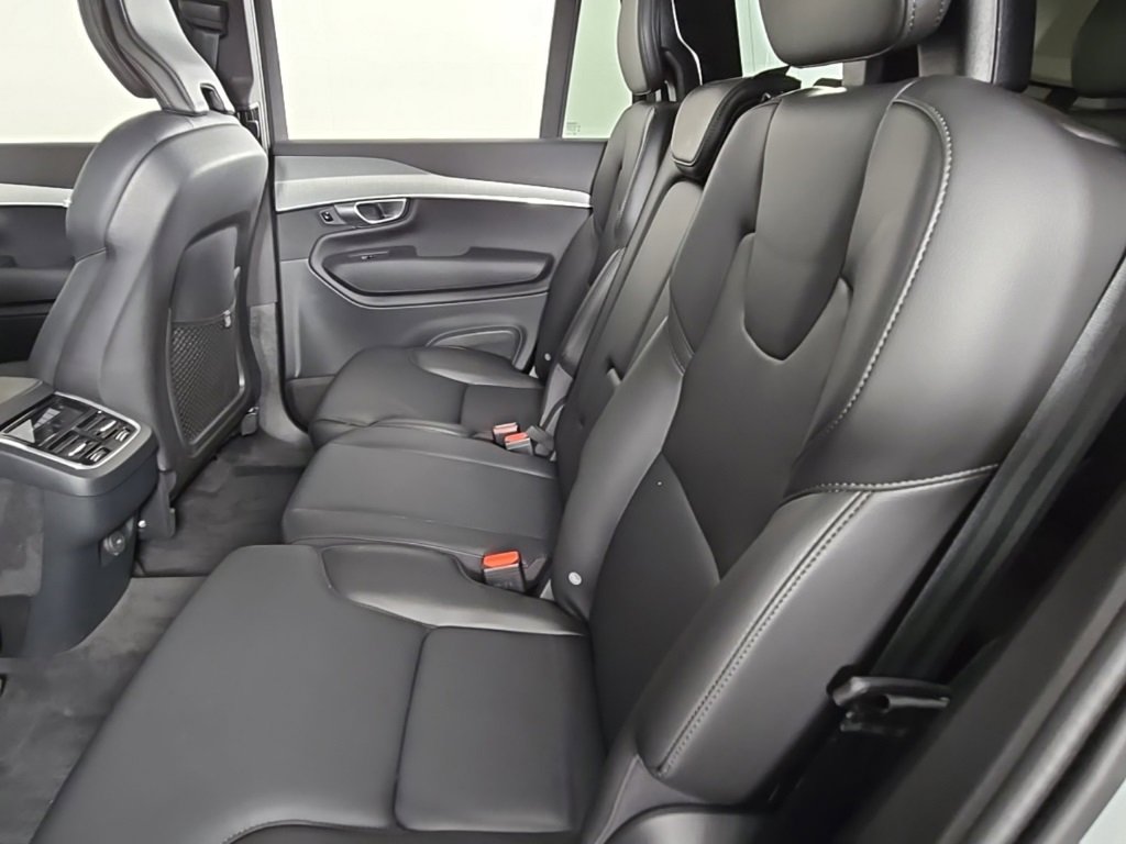 Certified 2024 Volvo XC90 B5 Core w/ Protection Package Premier image 16