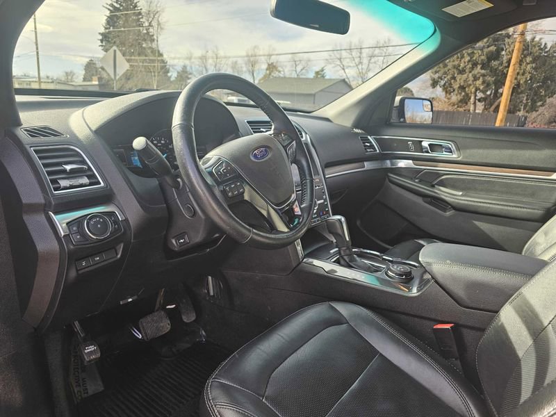 Used 2016 Ford Explorer Limited w/ Class II Trailer Tow Package image 10