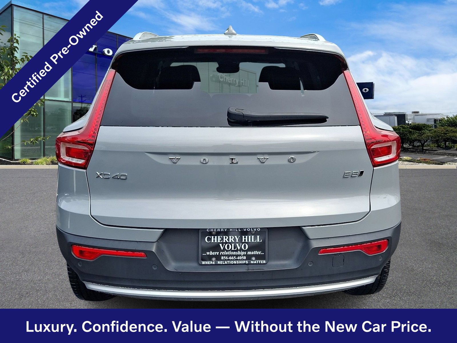 Certified 2024 Volvo XC40 B5 Plus w/ Protection Package Premier AWD/4WD image 6