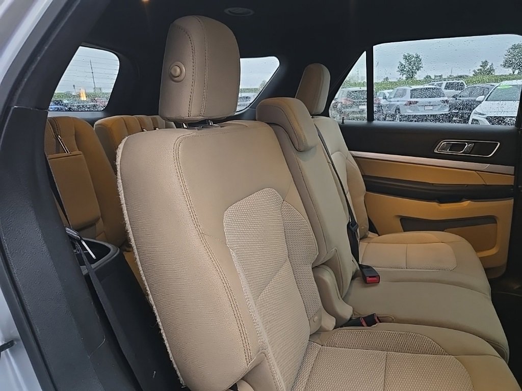 Used 2017 Ford Explorer XLT image 75