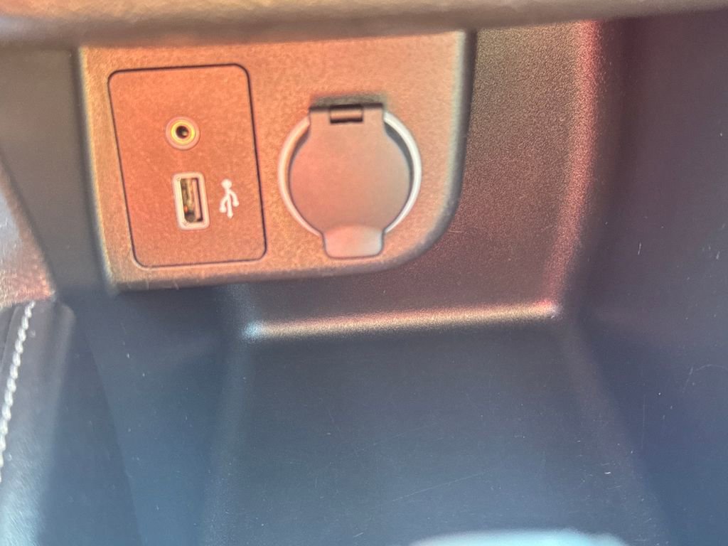 Used 2019 Nissan Kicks SV image 34