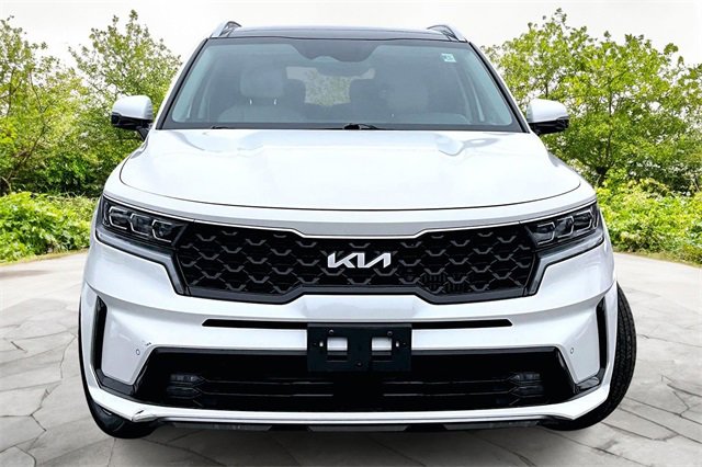 Certified 2022 Kia Sorento SX w/ Panoramic Sunroof Package image 3
