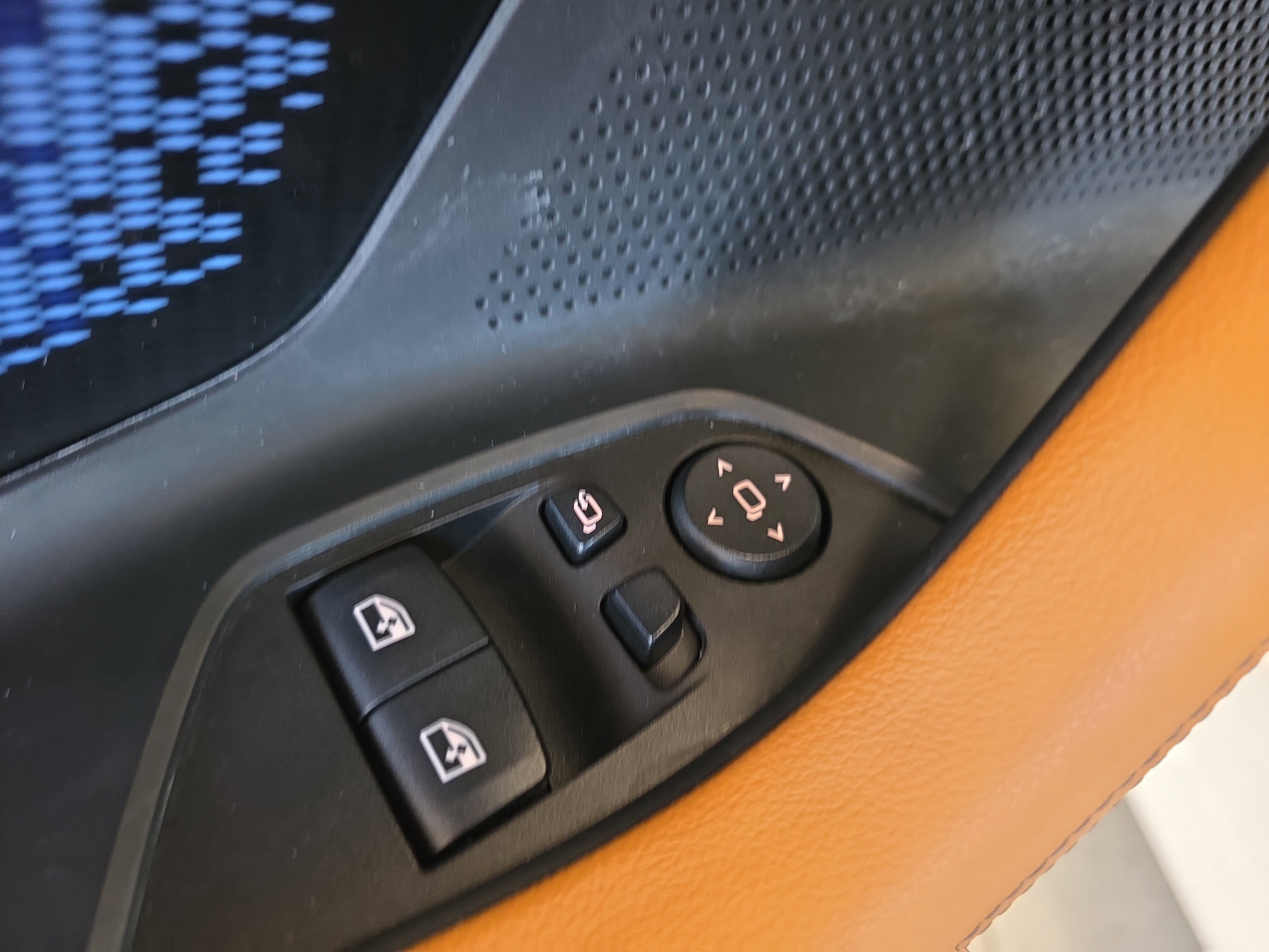 Used 2023 BMW M2 image 9