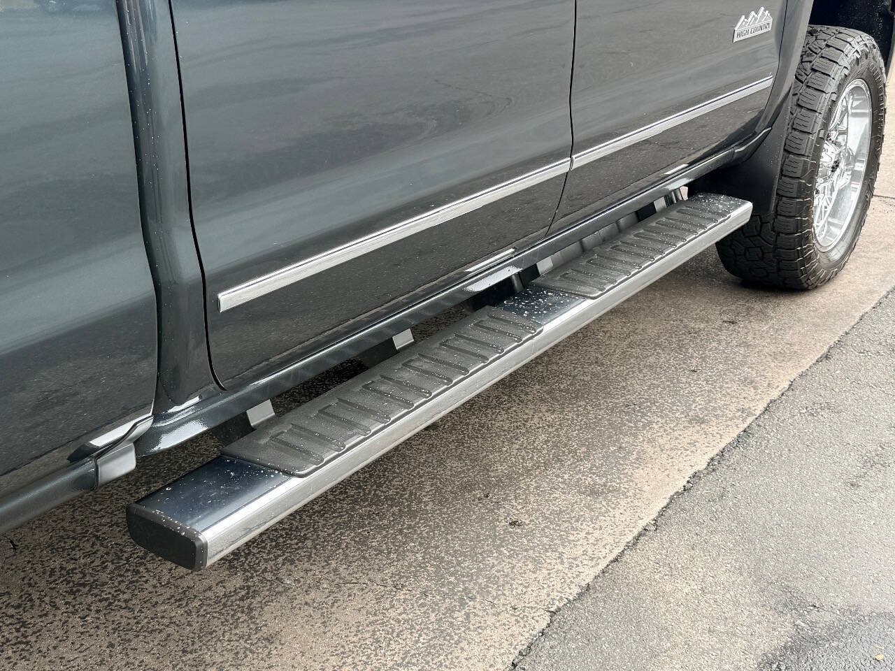 Used 2018 Chevrolet Silverado 2500 High Country w/ Duramax Plus Package AWD/4WD image 15