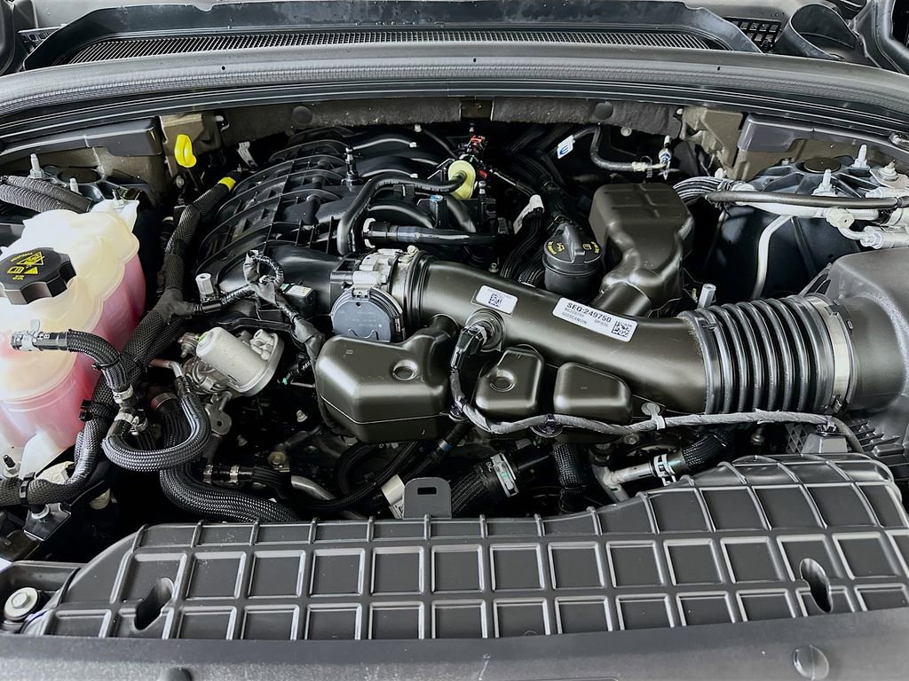 Certified 2024 Jeep Grand Cherokee Laredo w/ Luxury Tech Group I image 41