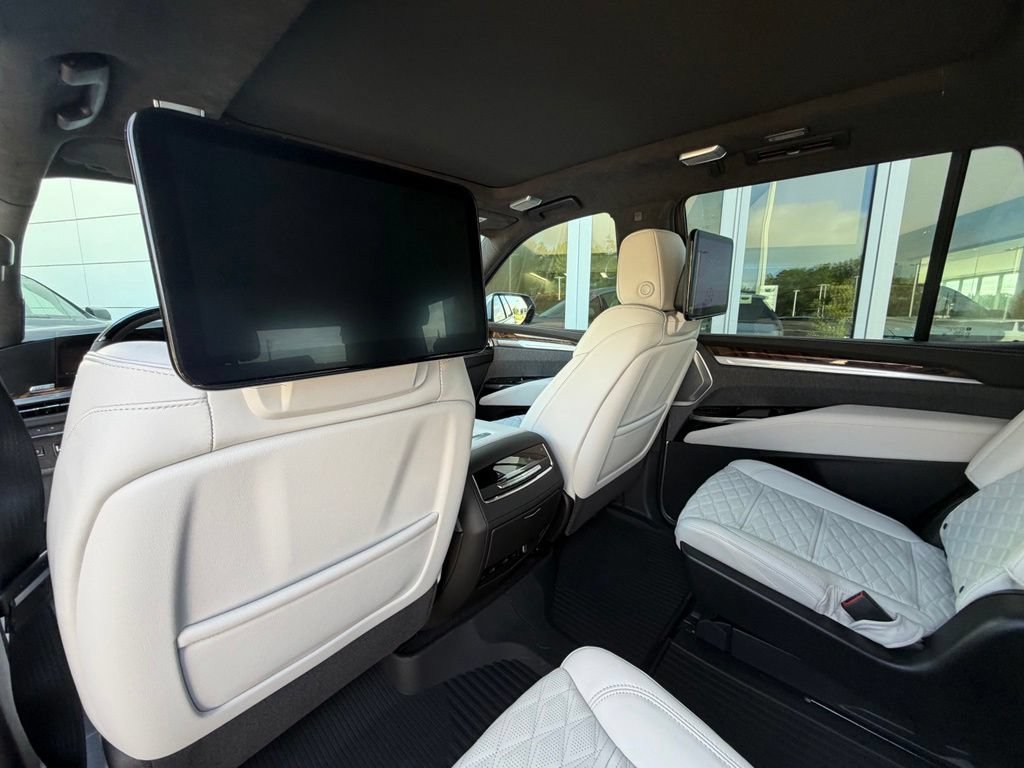New 2026 Cadillac Escalade Platinum Sport w/ LPO, ONYX Package AWD/4WD image 22