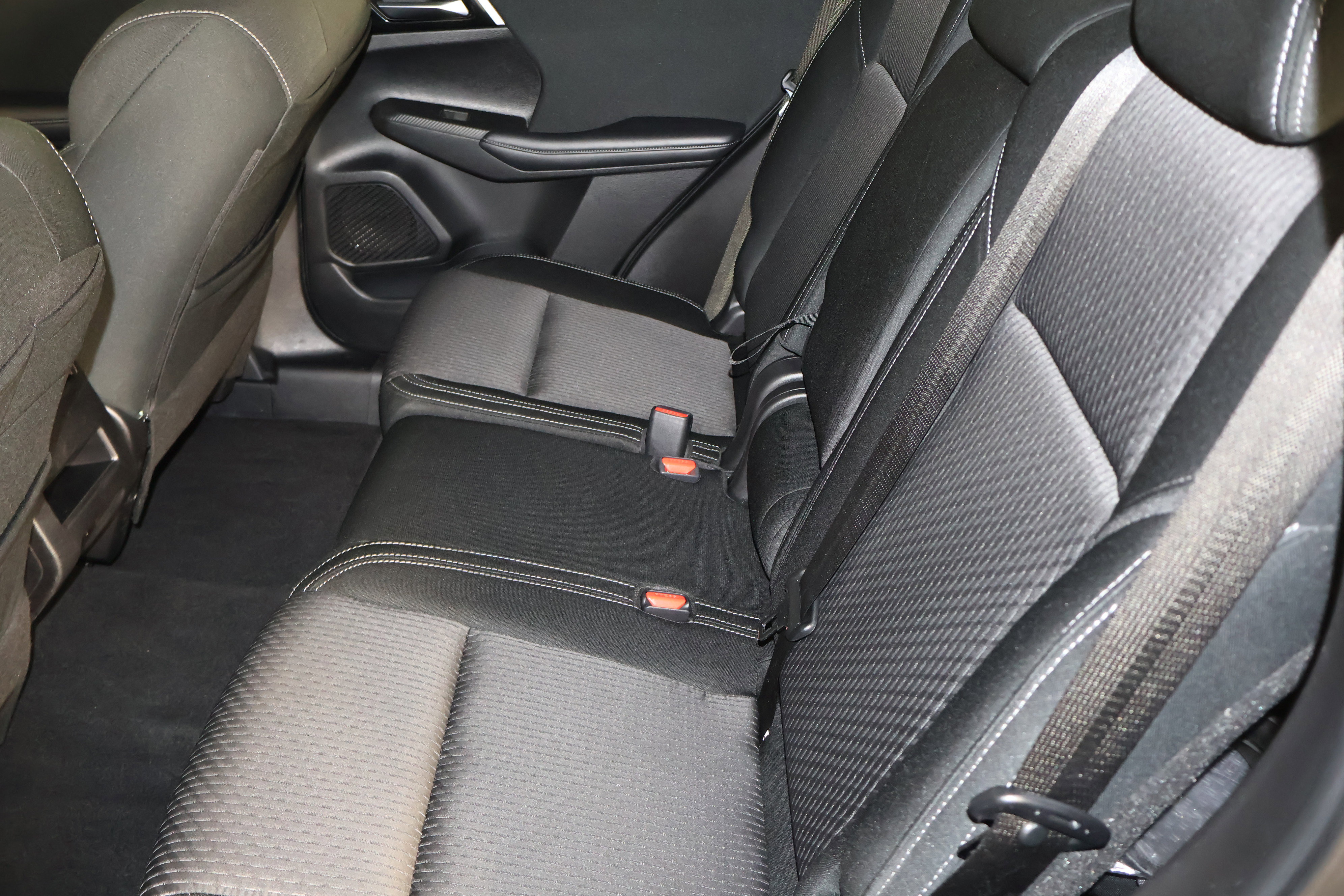 Used 2024 Mitsubishi Outlander ES image 46