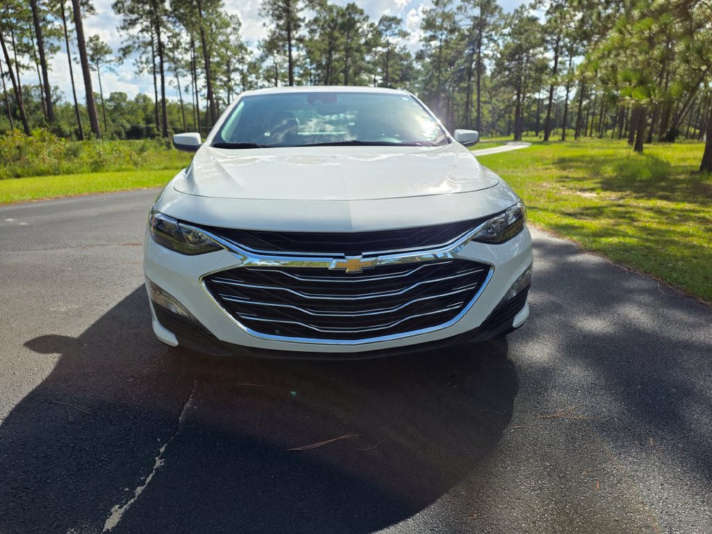 Used 2025 Chevrolet Malibu LT FWD image 8