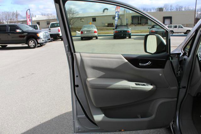 Used 2013 Nissan Quest S FWD image 9
