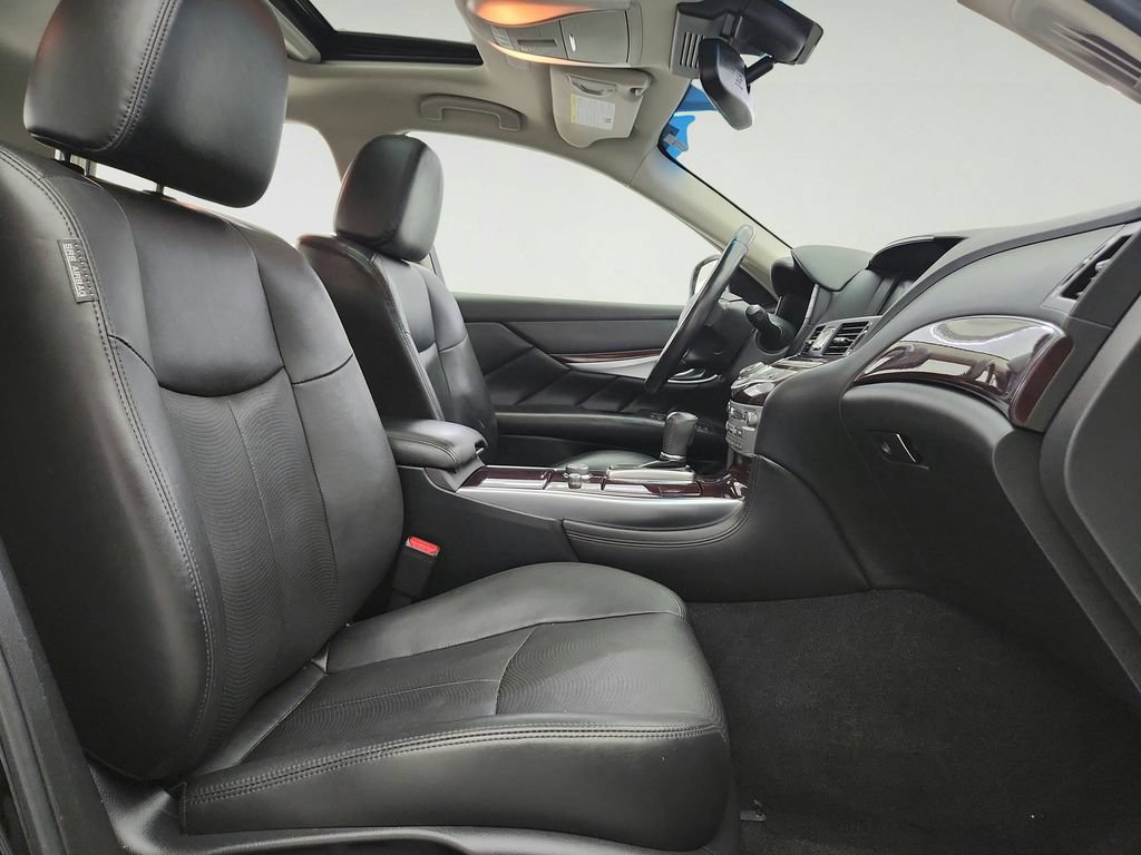 Used 2018 INFINITI Q70 Luxe w/ Proactive Package AWD/4WD image 27