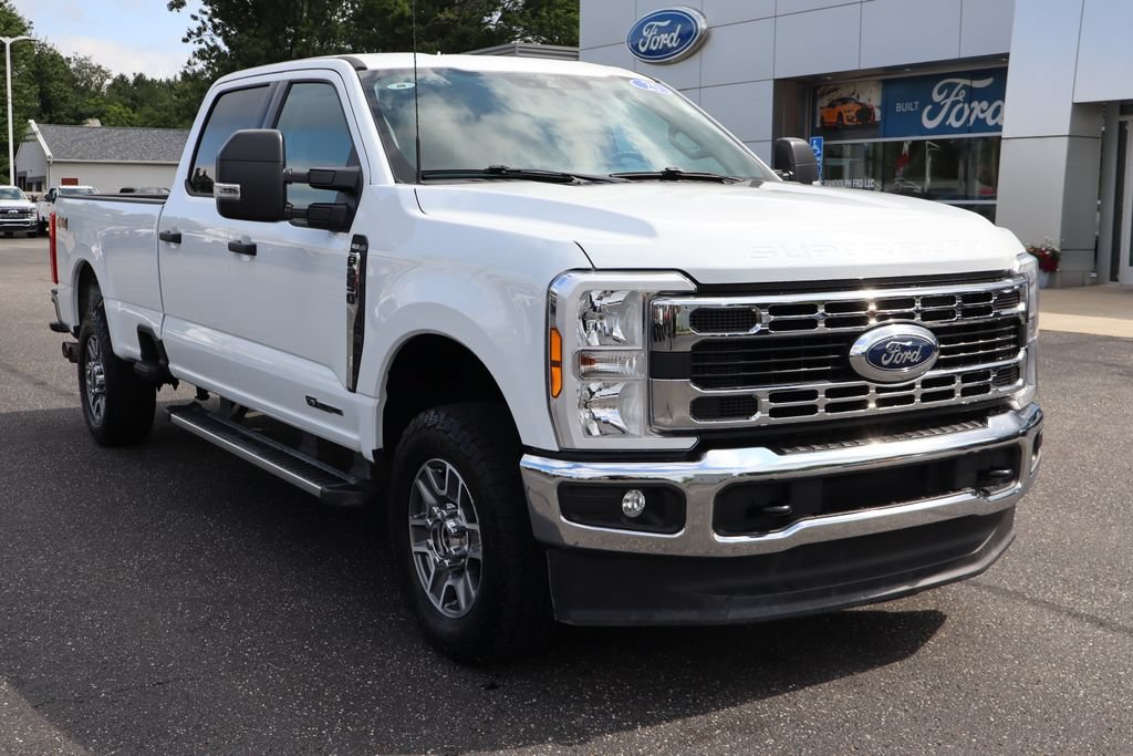 Used 2025 Ford F250 XLT AWD/4WD image 2