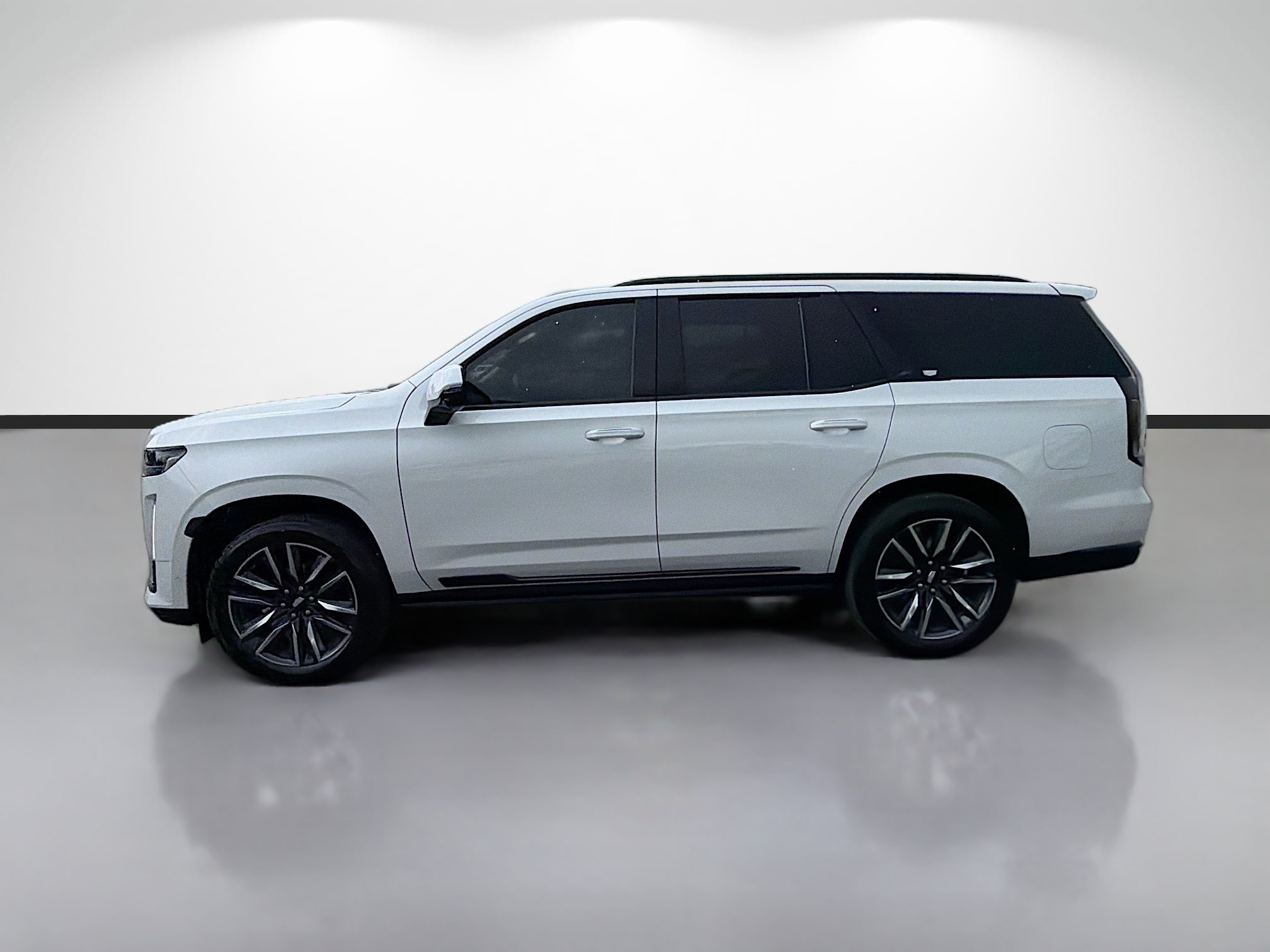 Used 2023 Cadillac Escalade Sport Platinum w/ Heavy-Duty Trailer Package AWD/4WD image 2