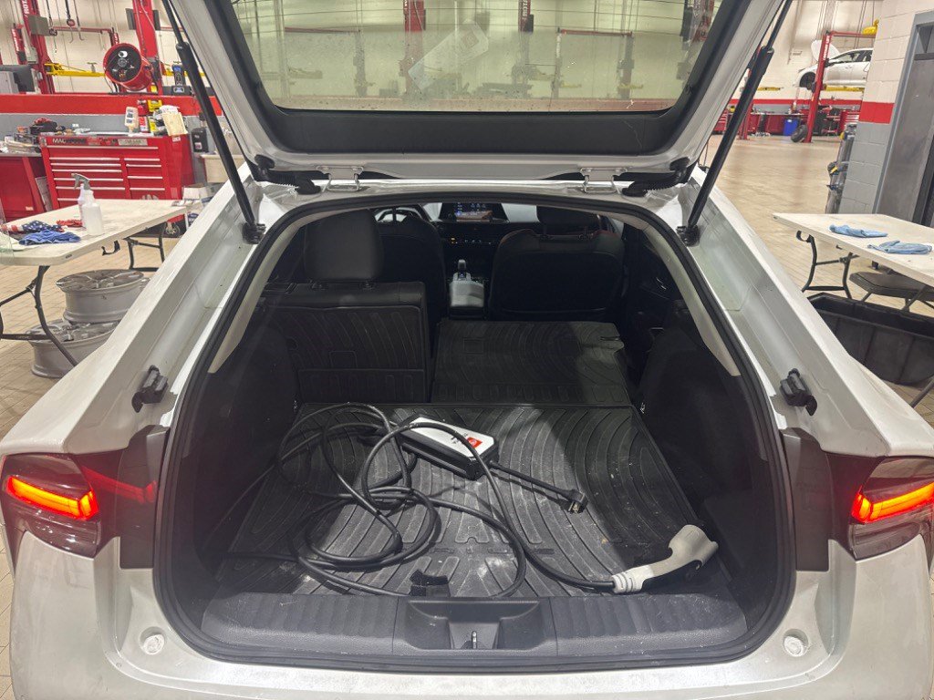 Used 2026 Toyota Prius Plug-In Hybrid image 9