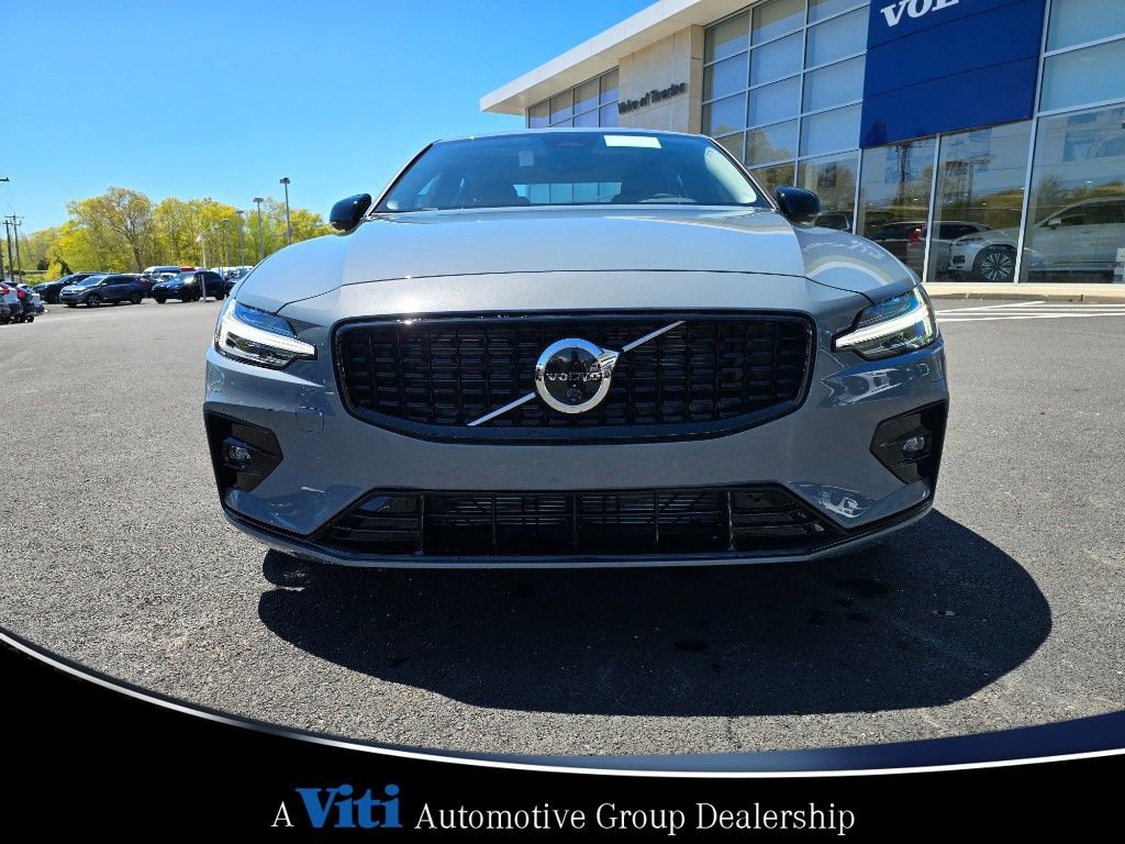 Used 2024 Volvo S60 B5 Plus w/ Climate Package image 3