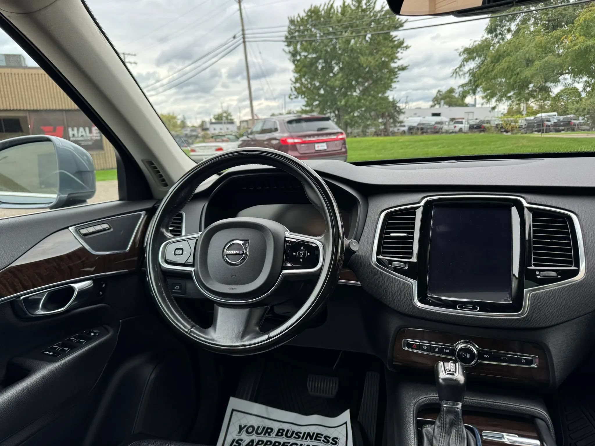Used 2016 Volvo XC90 T6 Momentum w/ Momentum Plus Package AWD/4WD image 14