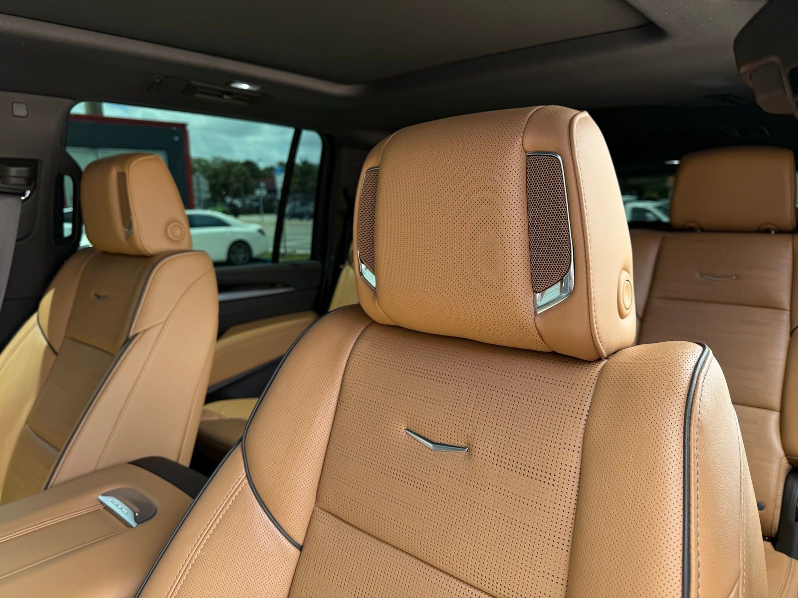 Used 2025 Cadillac Escalade ESV Premium Luxury w/ Touring Package AWD/4WD image 17