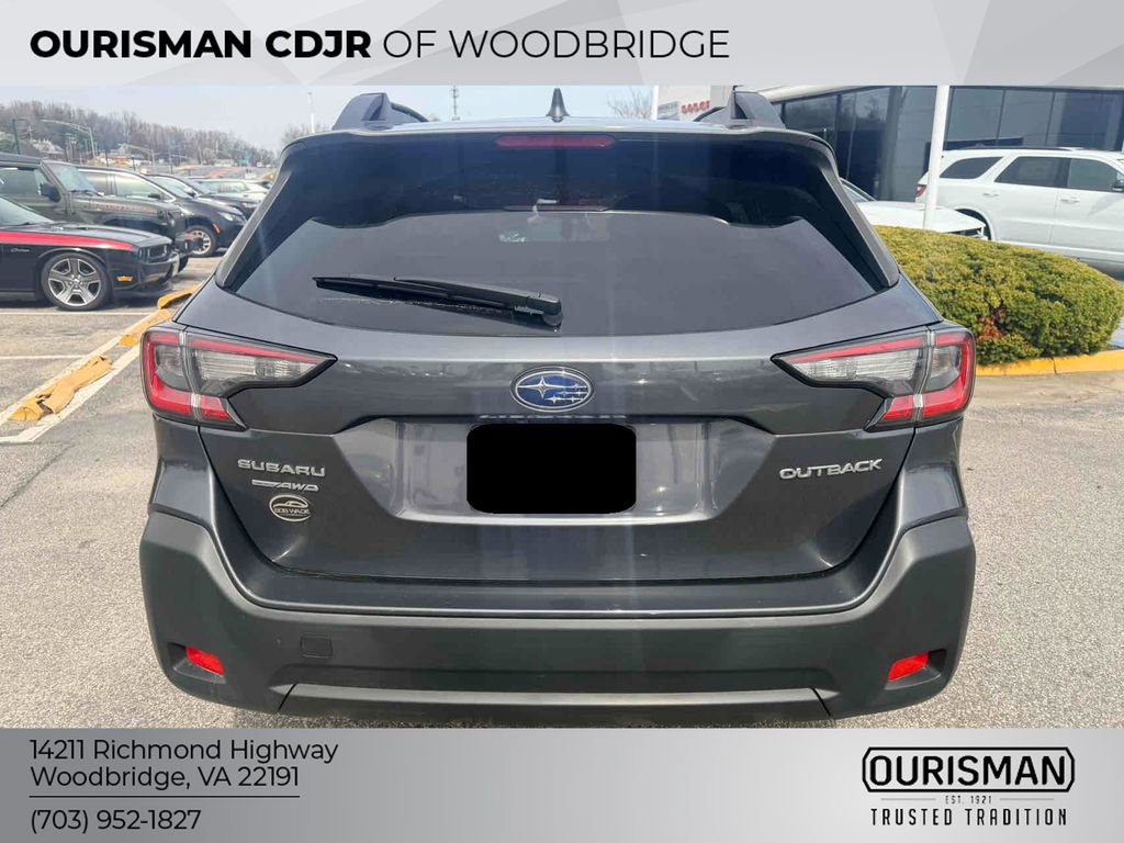 Used 2023 Subaru Outback Premium image 6