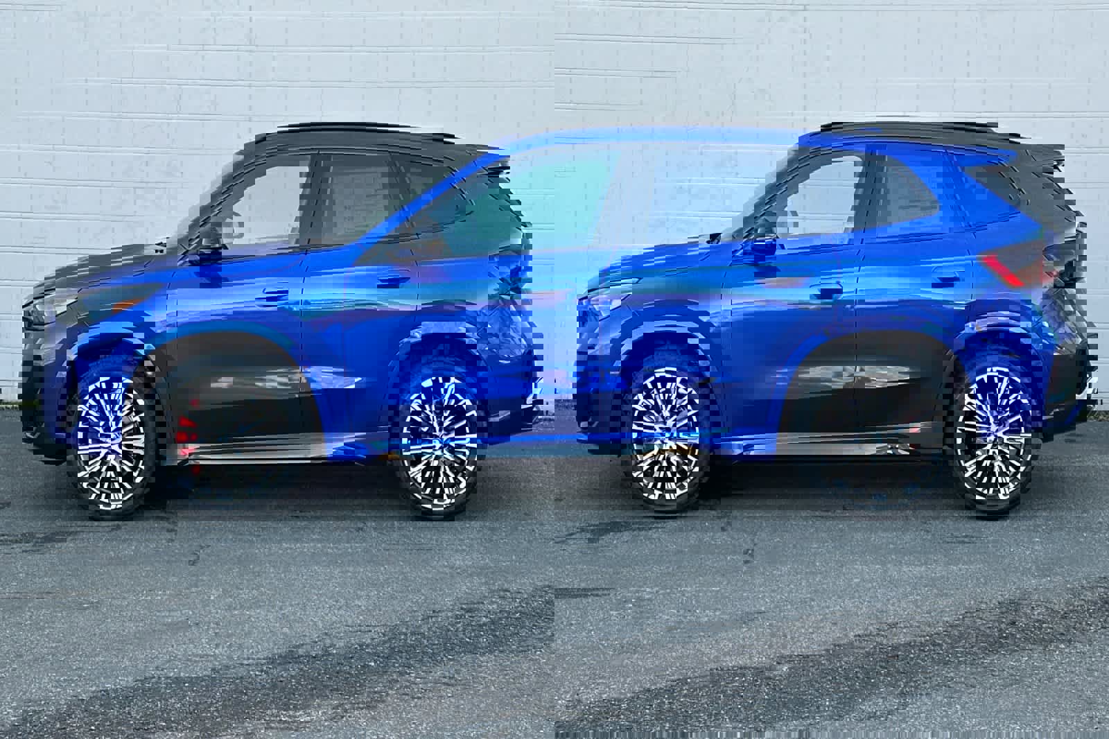 Used 2025 BMW X1 xDrive28i w/ Premium Package image 9