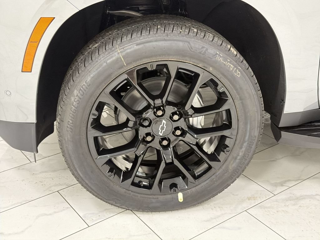 New 2026 Chevrolet Suburban Premier w/ Sun And Tow Package AWD/4WD image 34