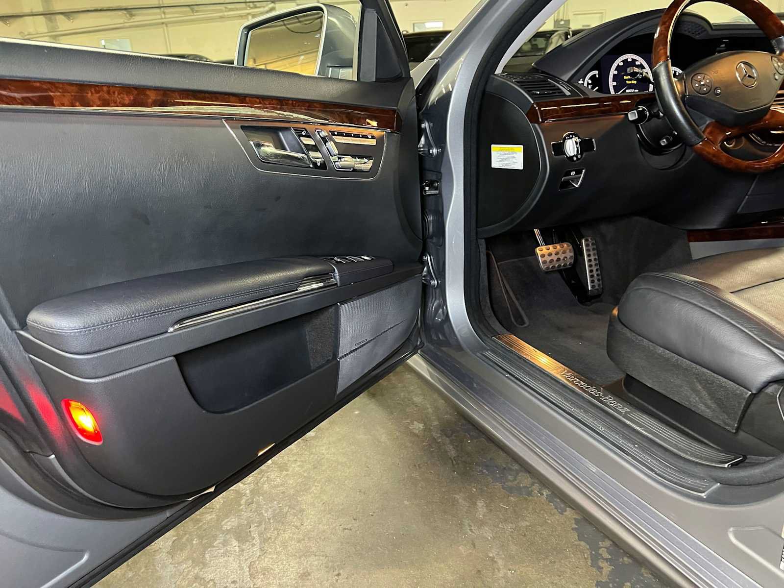 Used 2013 Mercedes-Benz S 550 image 21