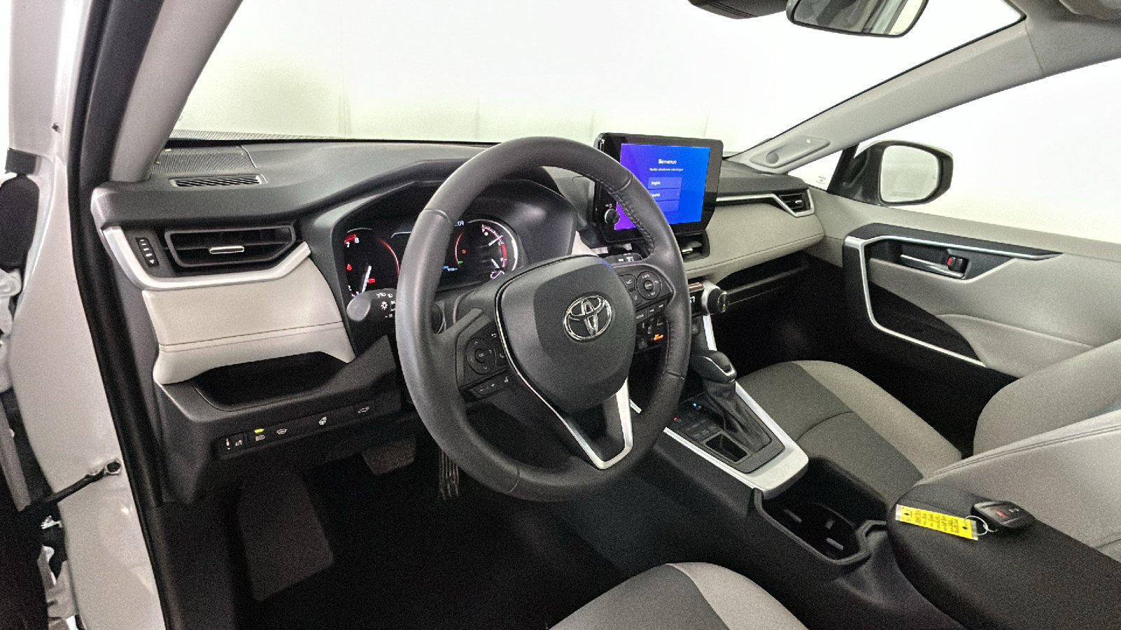 Used 2025 Toyota RAV4 XLE Premium w/ Weather Package AWD/4WD image 17