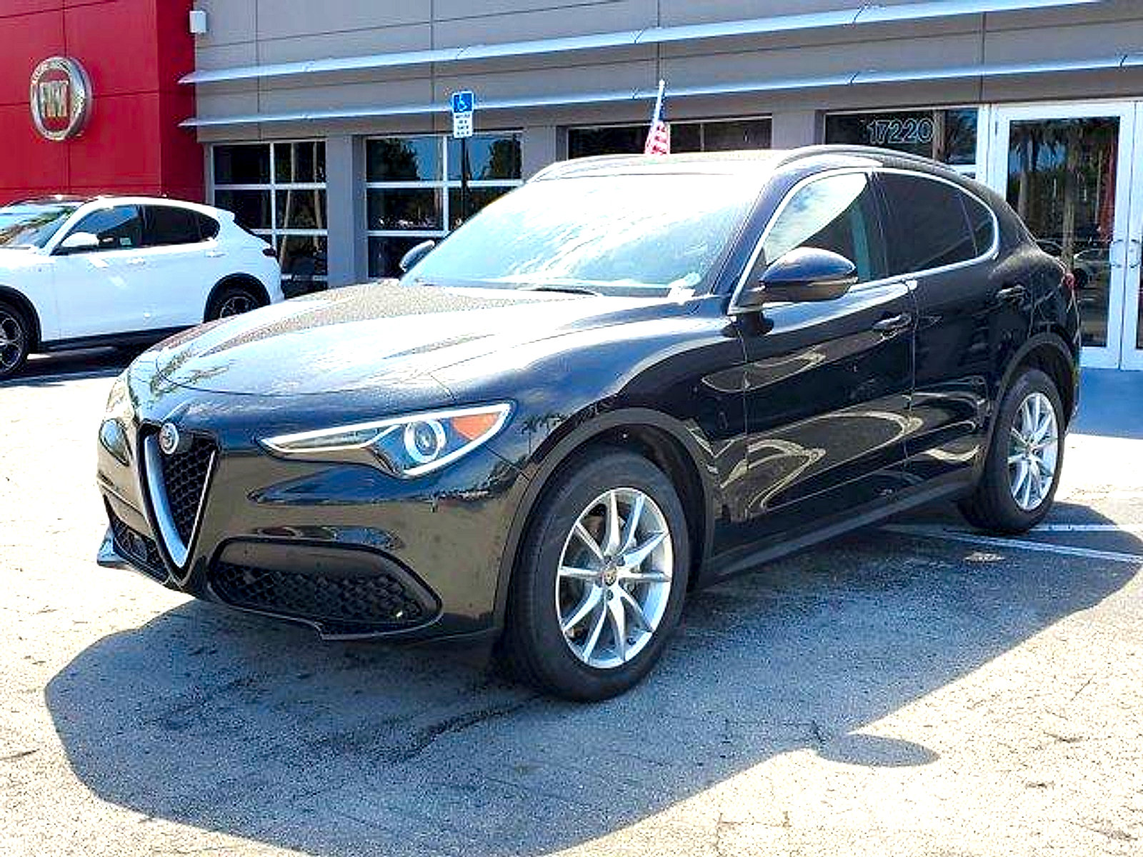 Used 2018 Alfa Romeo Stelvio Ti AWD/4WD image 3