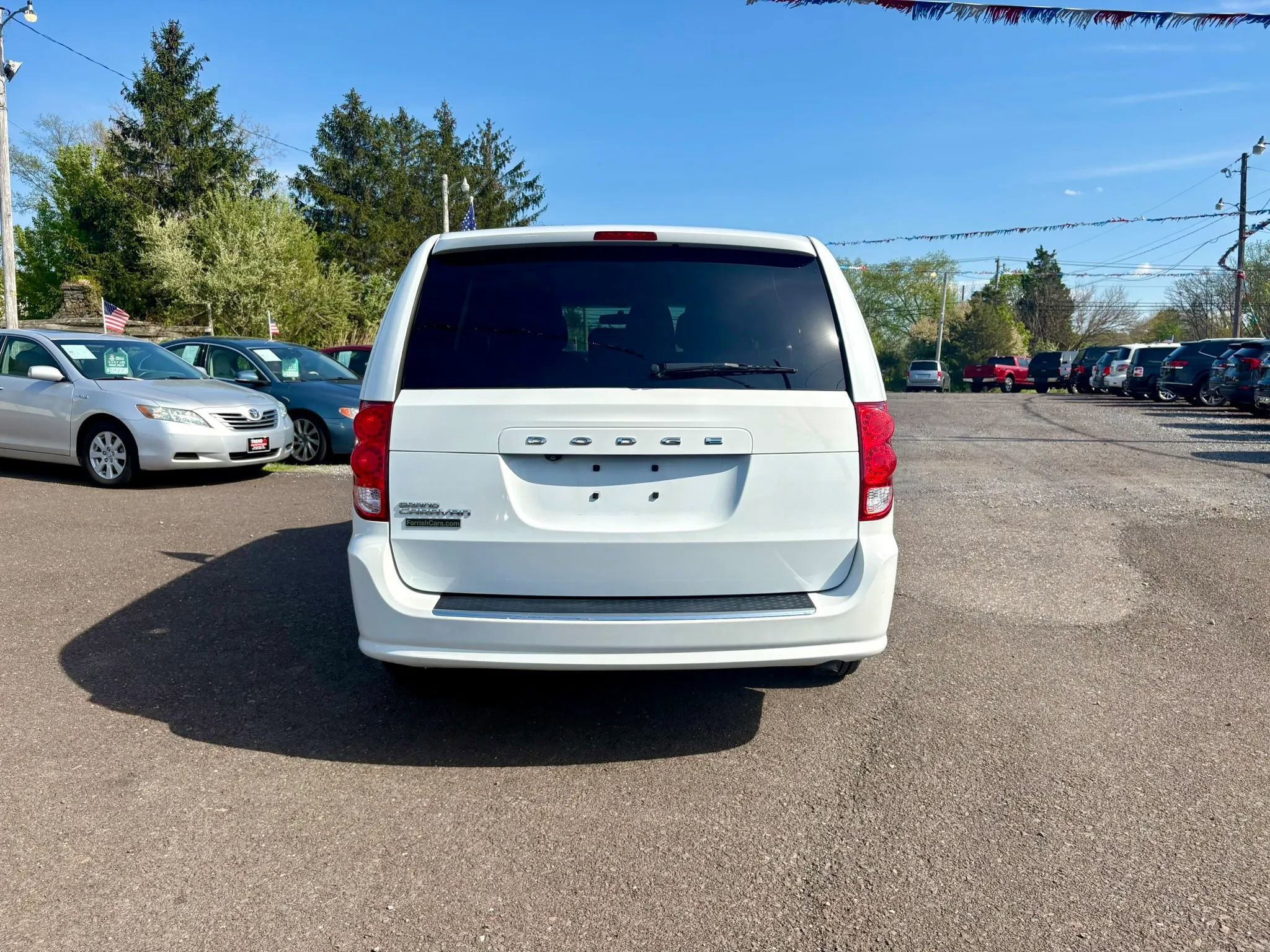 Used 2018 Dodge Grand Caravan SE FWD image 4