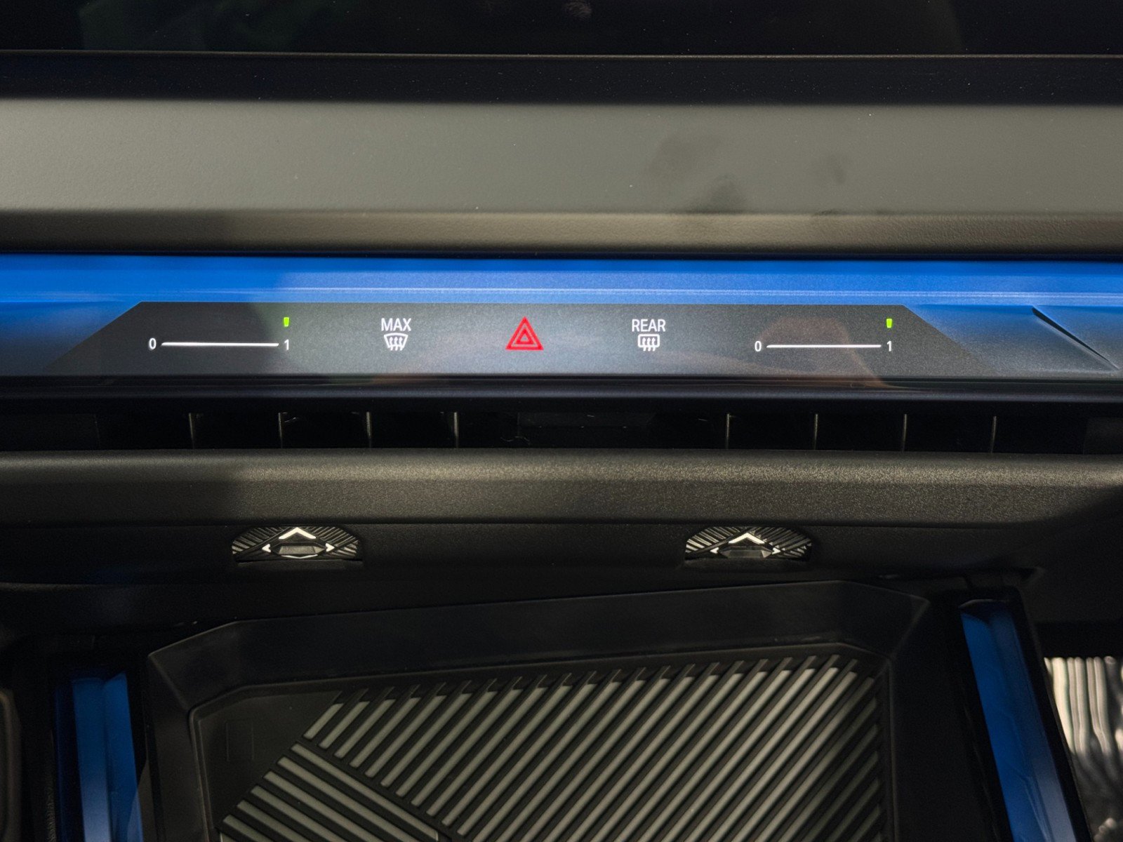 Used 2025 BMW X3 xDrive30i w/ Premium Package image 29